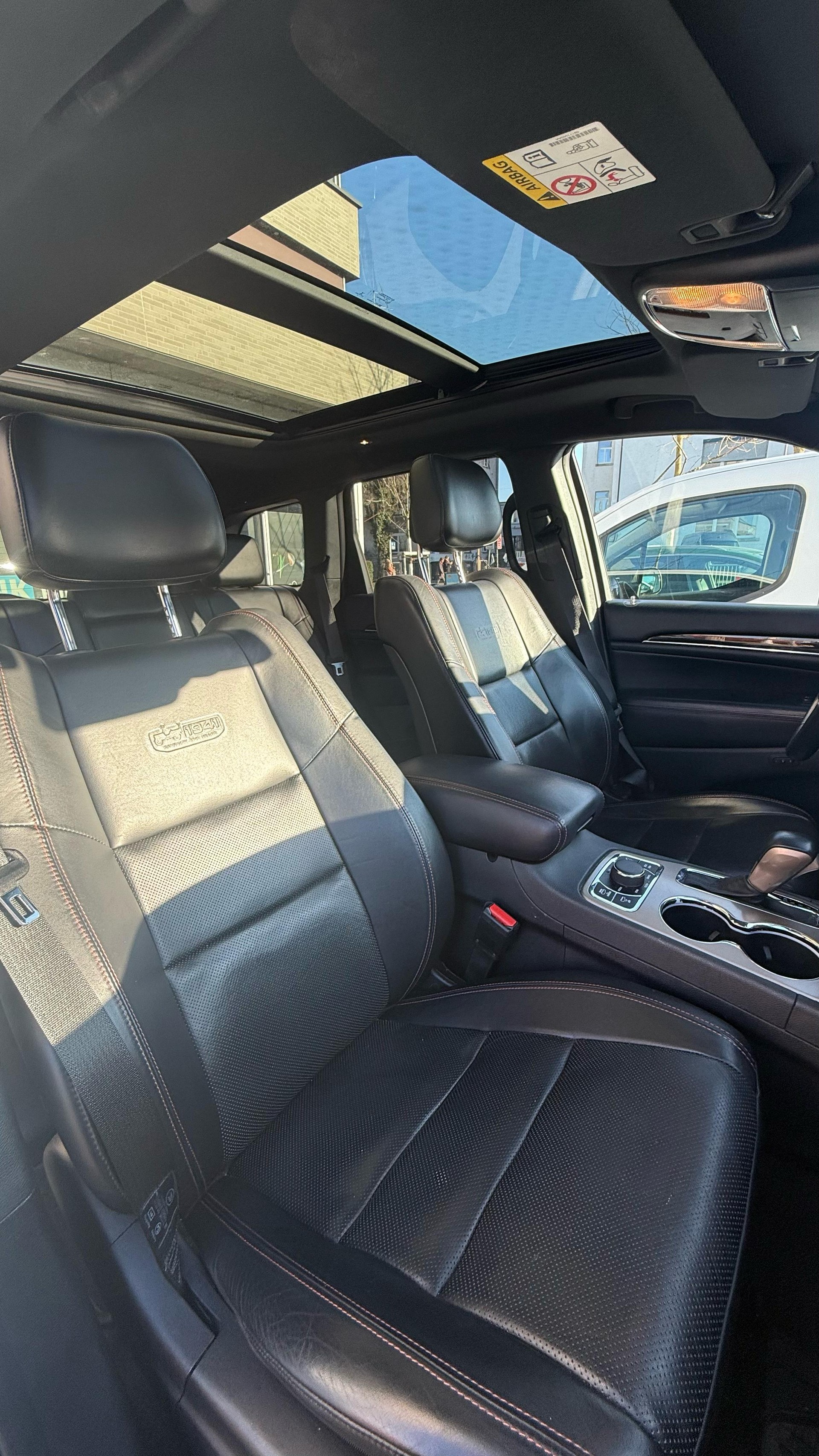 JEEP Grand Cherokee 3.0 CRD 75th Anniversary Automatic-image-9