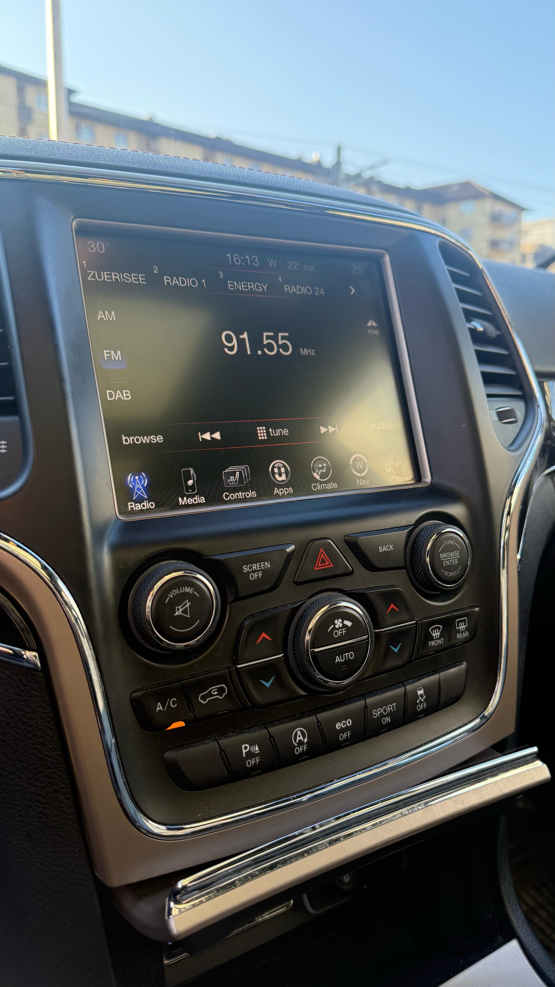 JEEP Grand Cherokee 3.0 CRD 75th Anniversary Automatic-image-11