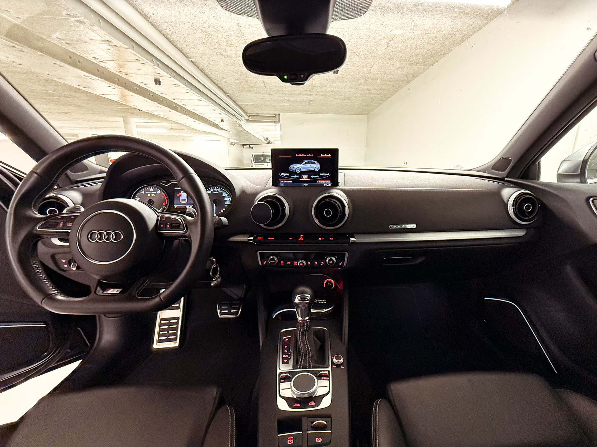 AUDI S3 2.0 TFSI quattro S-tronic-image-10