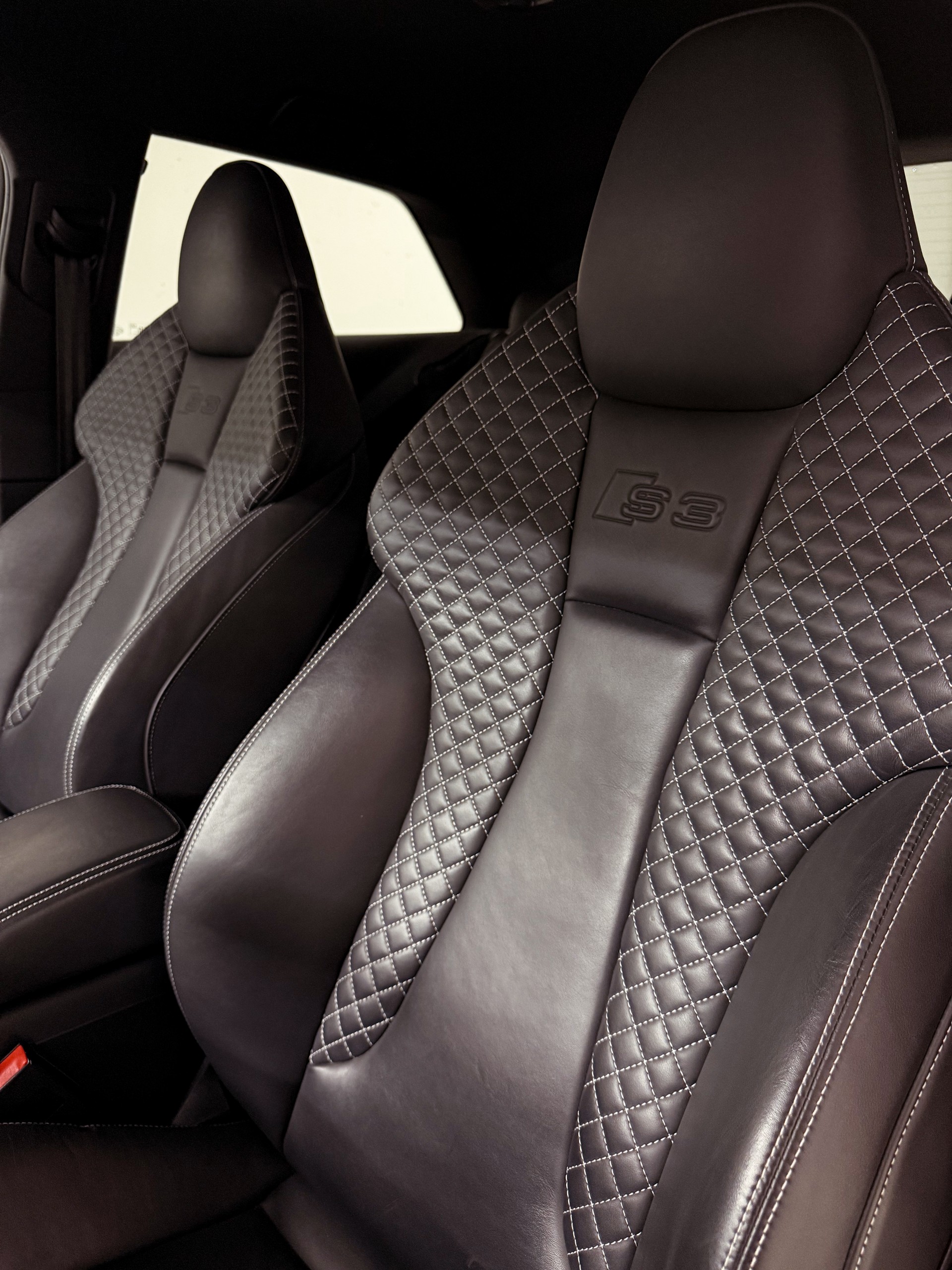 AUDI S3 2.0 TFSI quattro S-tronic-image-6