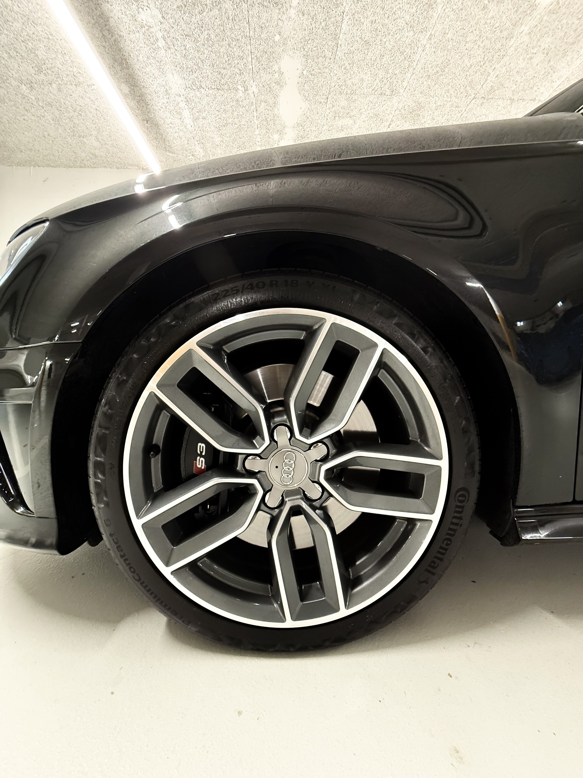 AUDI S3 2.0 TFSI quattro S-tronic-image-12