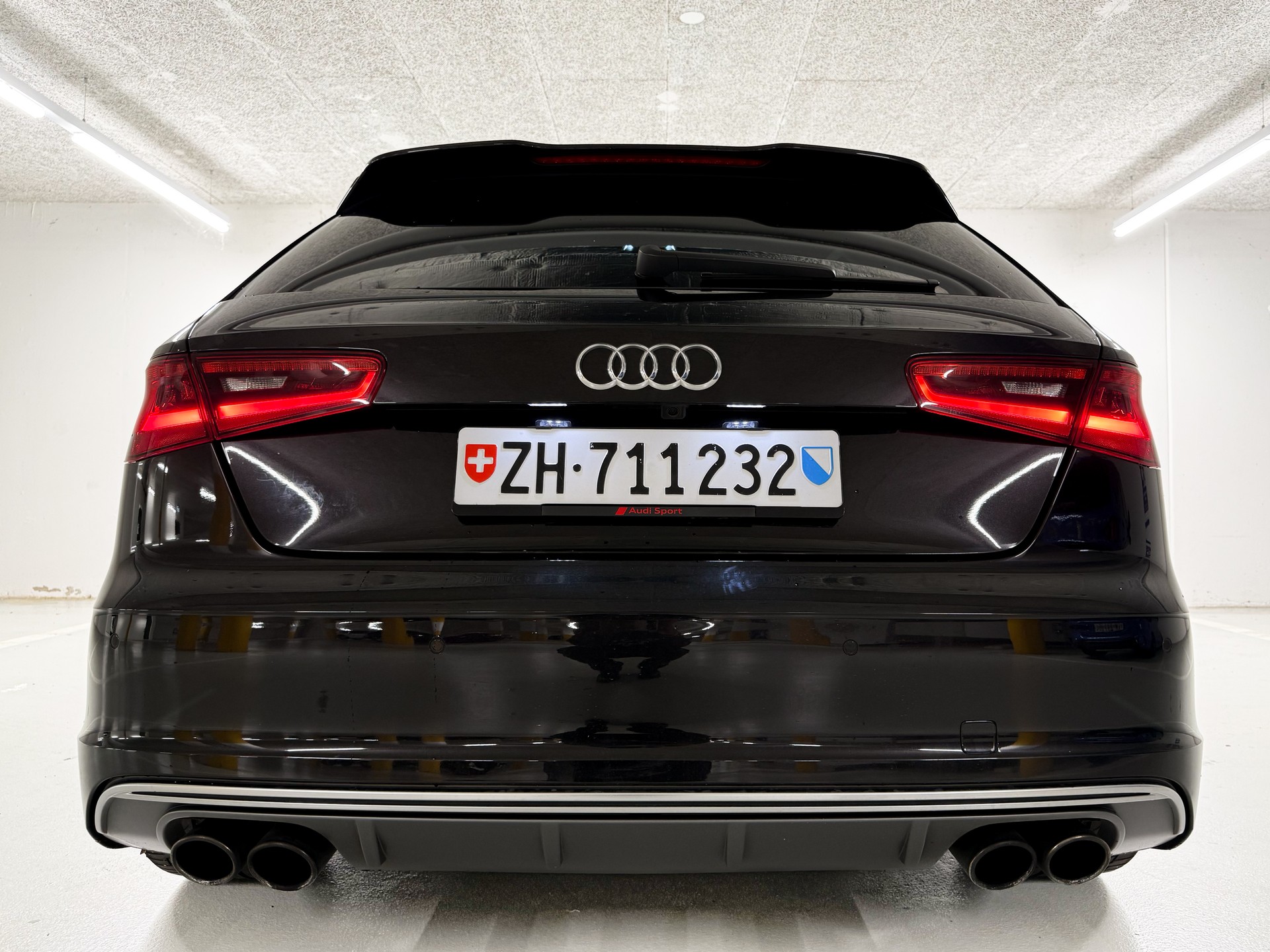 AUDI S3 2.0 TFSI quattro S-tronic-image-4