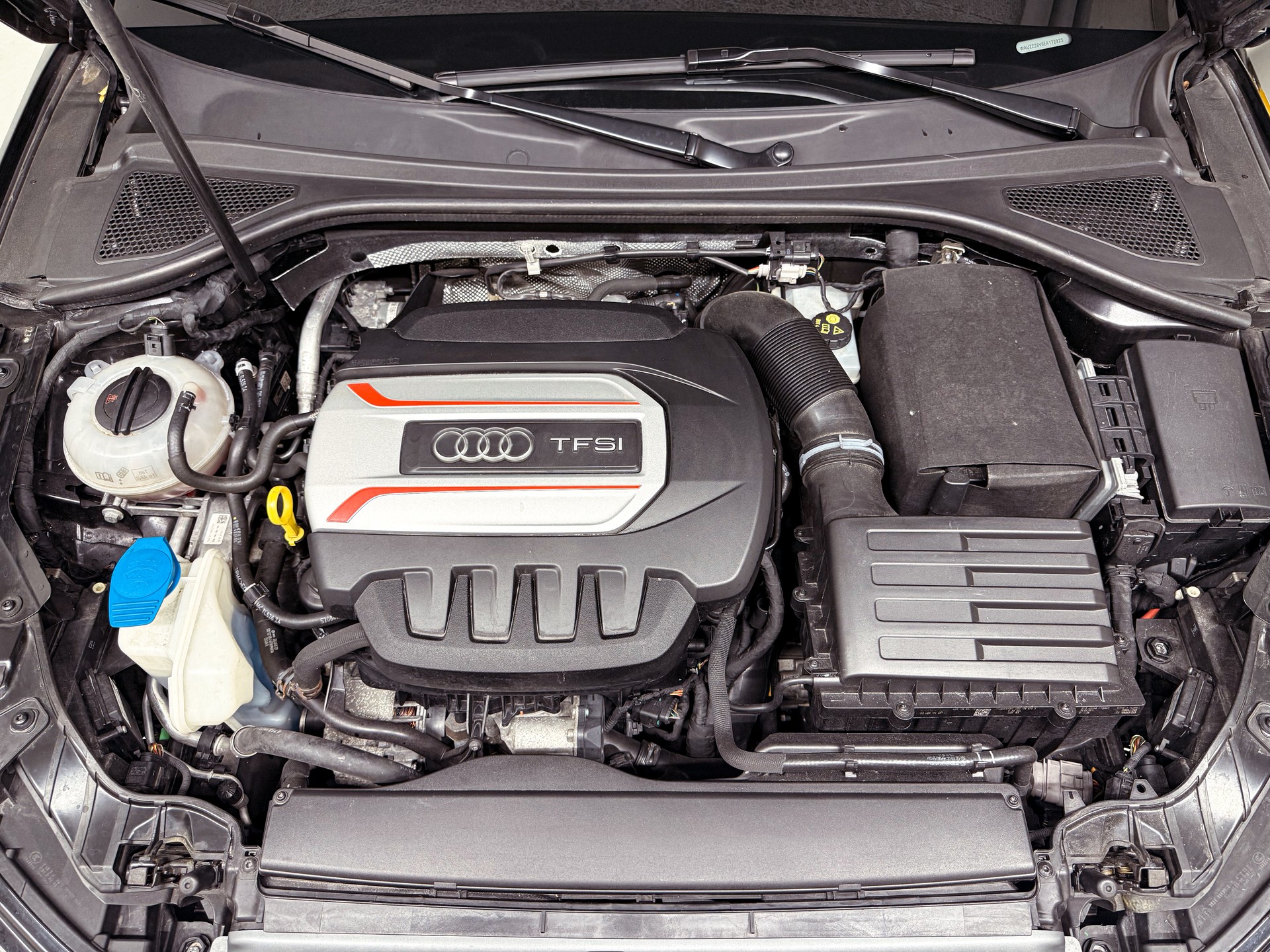 AUDI S3 2.0 TFSI quattro S-tronic-image-13