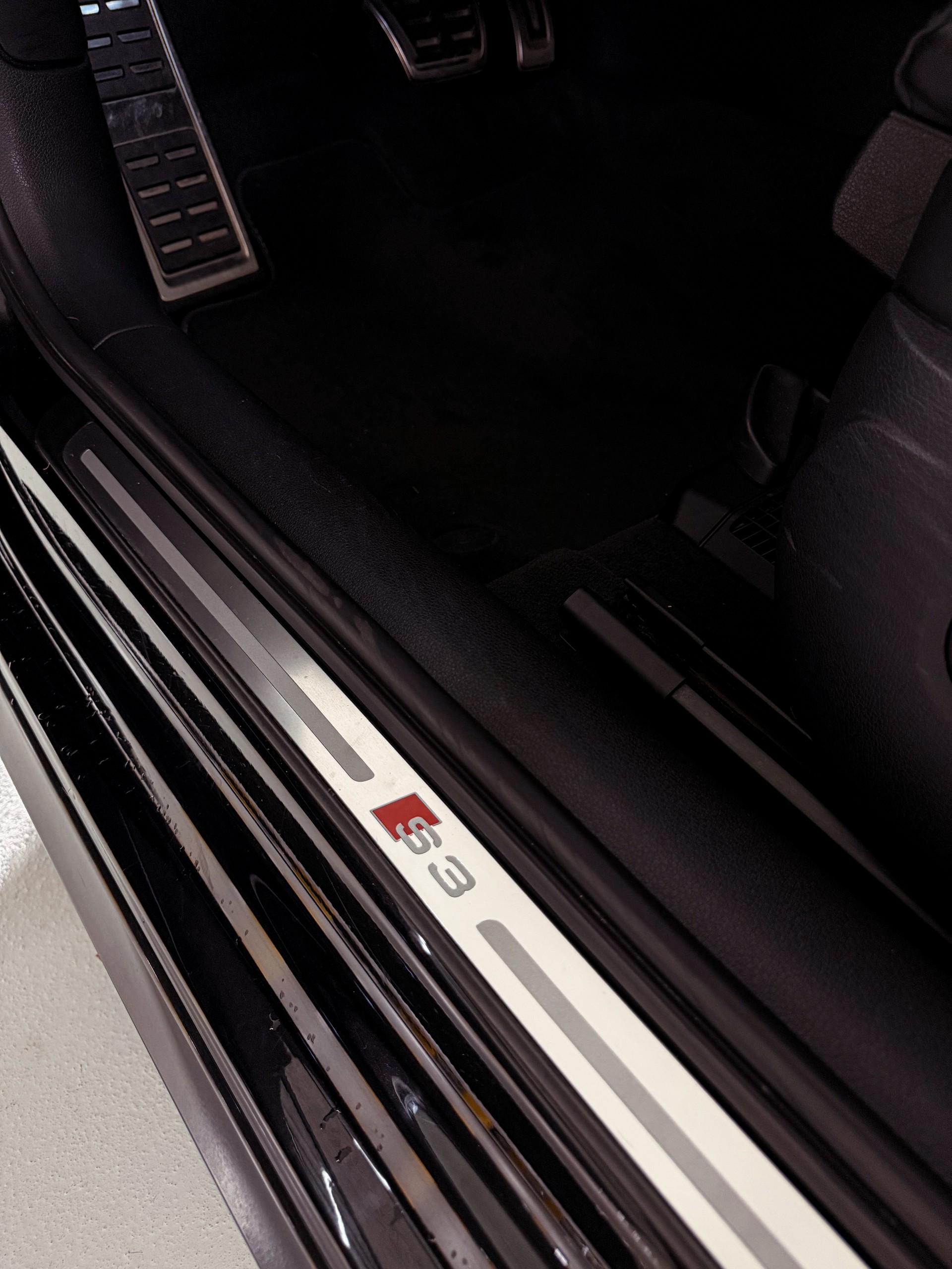 AUDI S3 2.0 TFSI quattro S-tronic-image-9