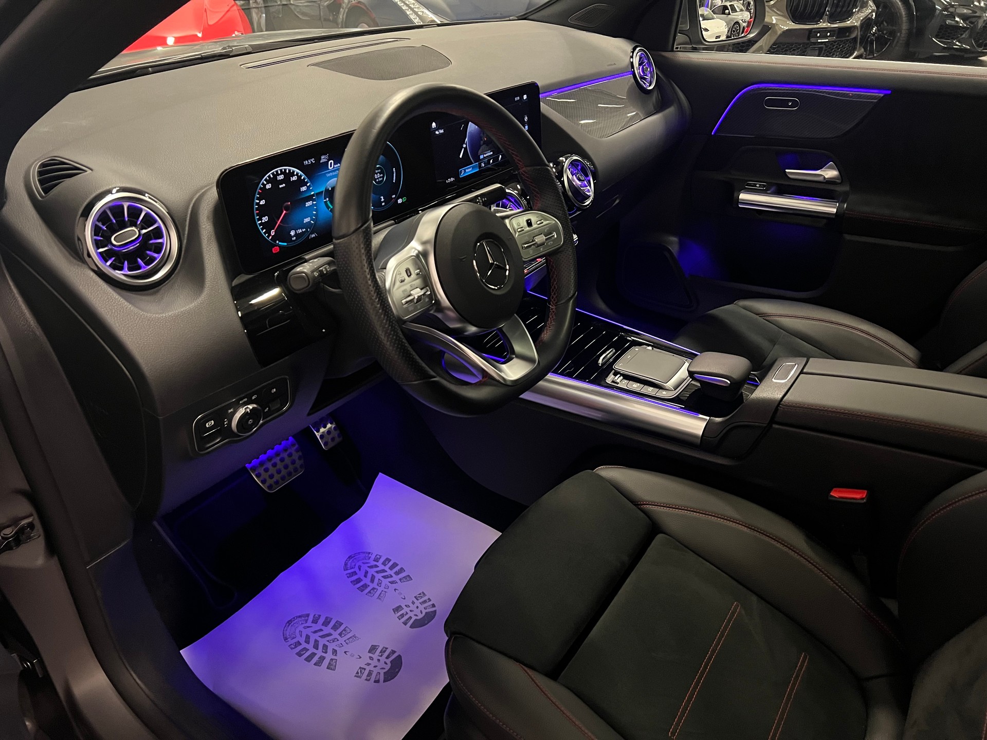 MERCEDES-BENZ GLA 200 4Matic AMG Line 8G-DCT-image-16