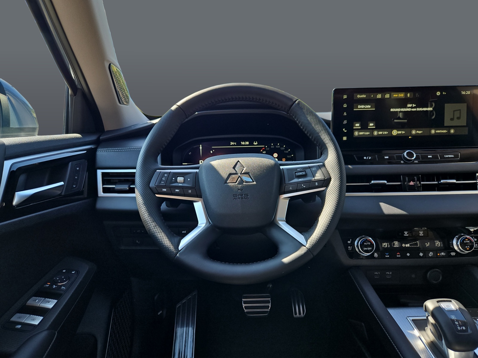 MITSUBISHI Outlander 2.4 PHEV Instyle 4WD Automatic-image-7