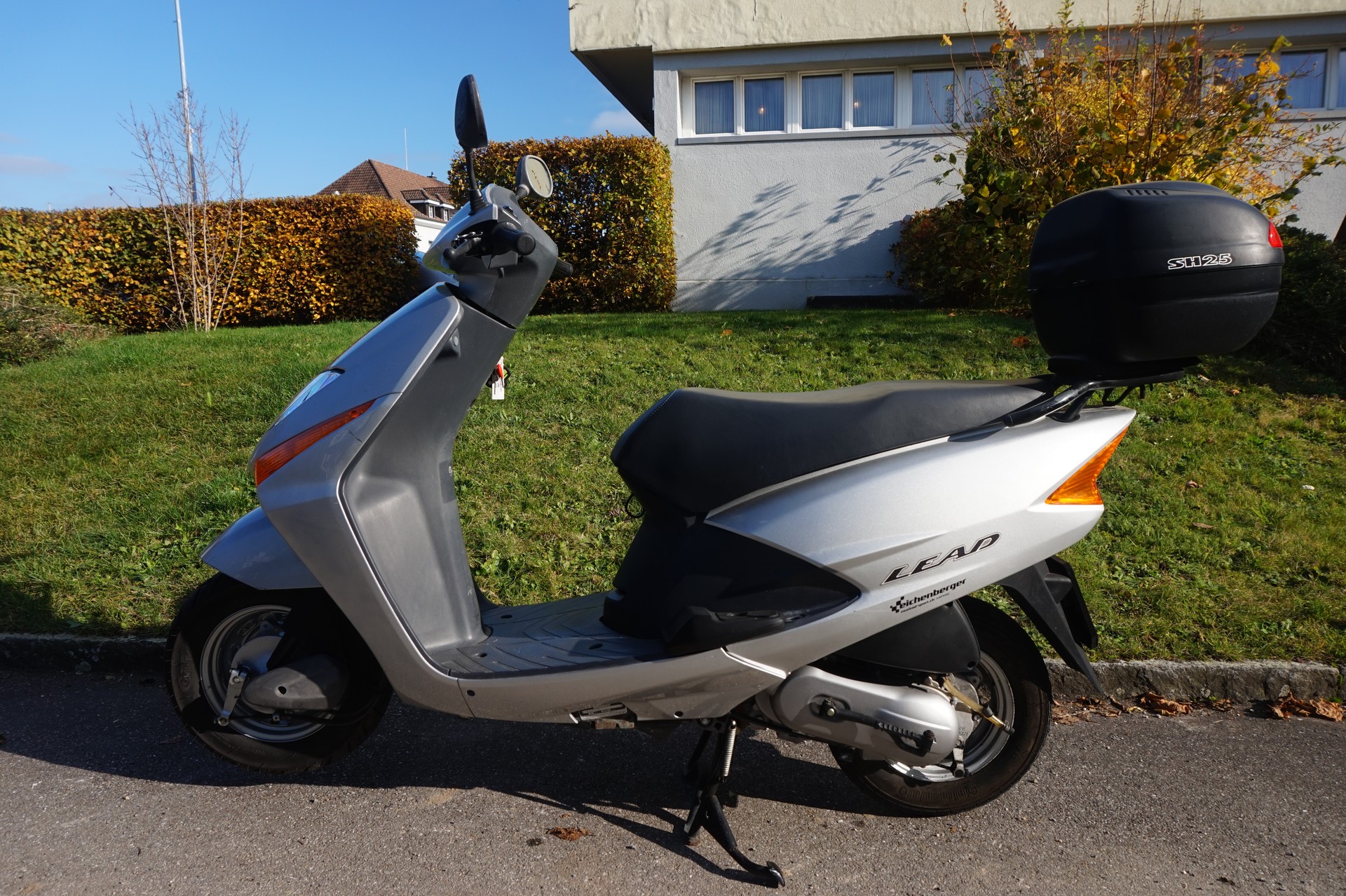 HONDA SCV 100 Lead mit Top Case-showroom-element-1