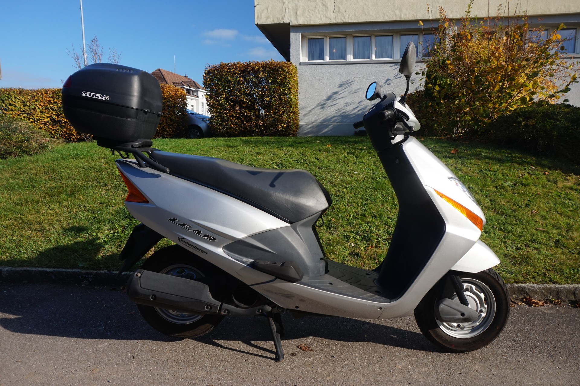 HONDA SCV 100 Lead mit Top Case-showroom-element-3