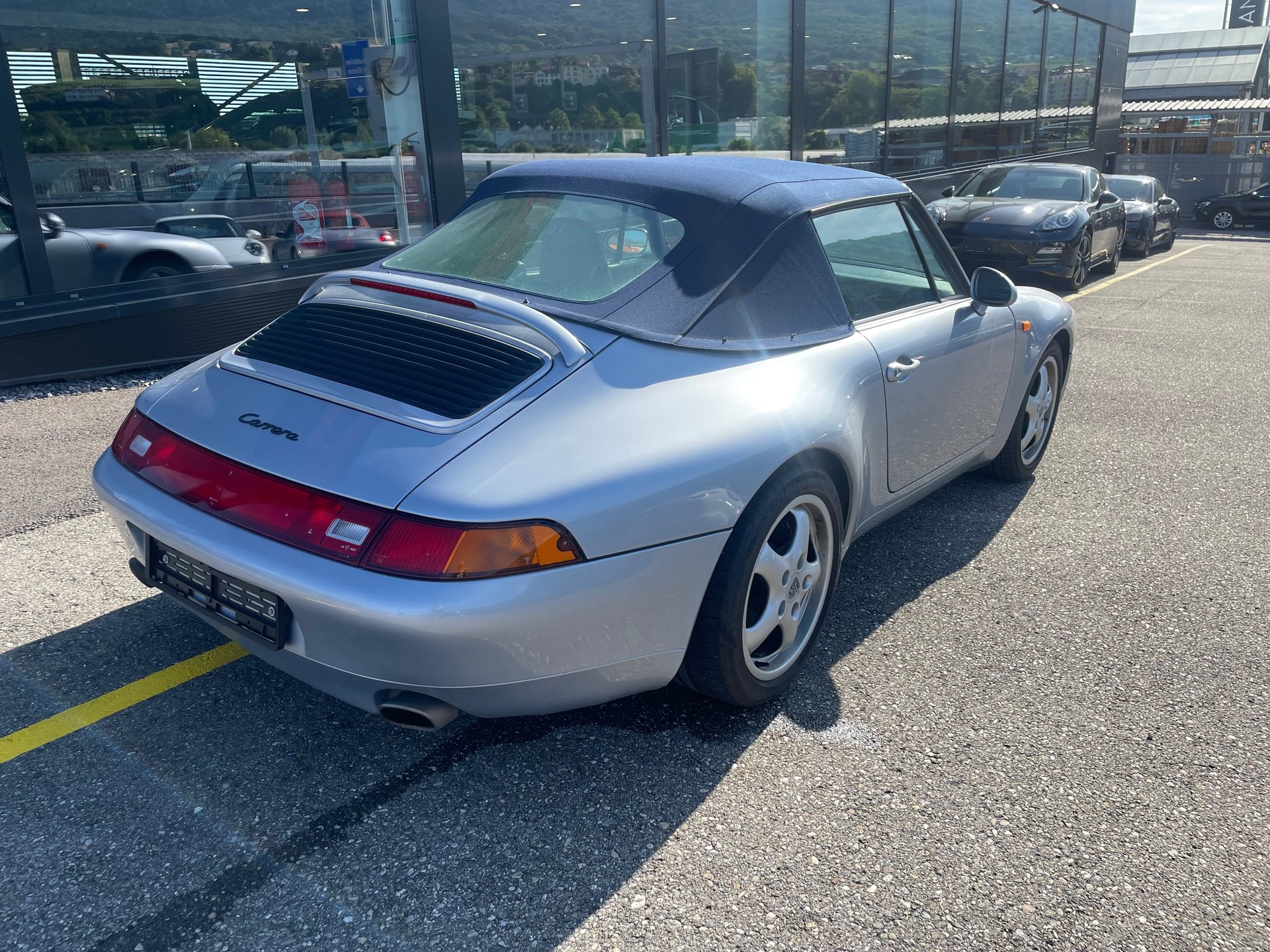 PORSCHE 911 Carrera Cabrio-image-4