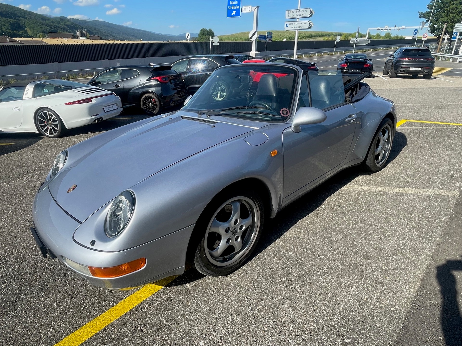 PORSCHE 911 Carrera Cabrio-image-2