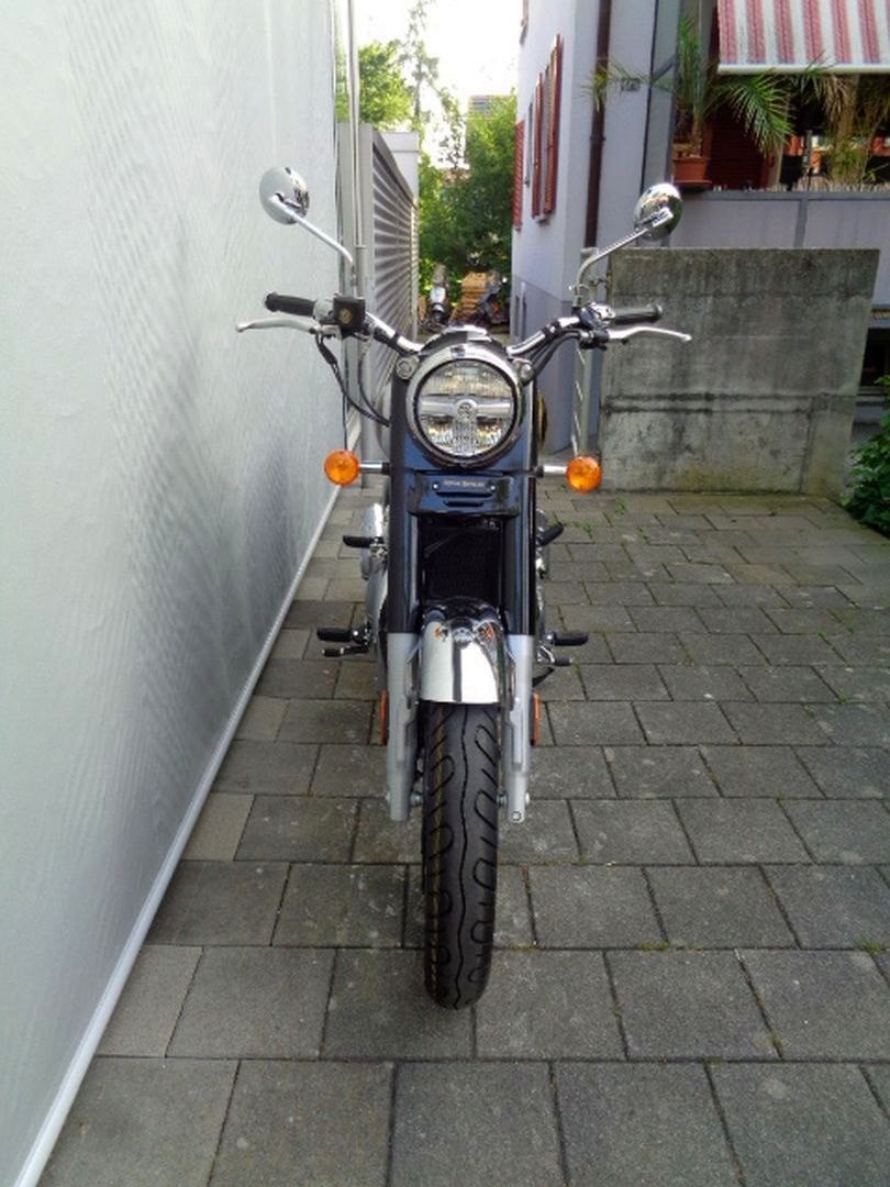 ROYAL ENFIELD CLASSIC 650-showroom-element-2