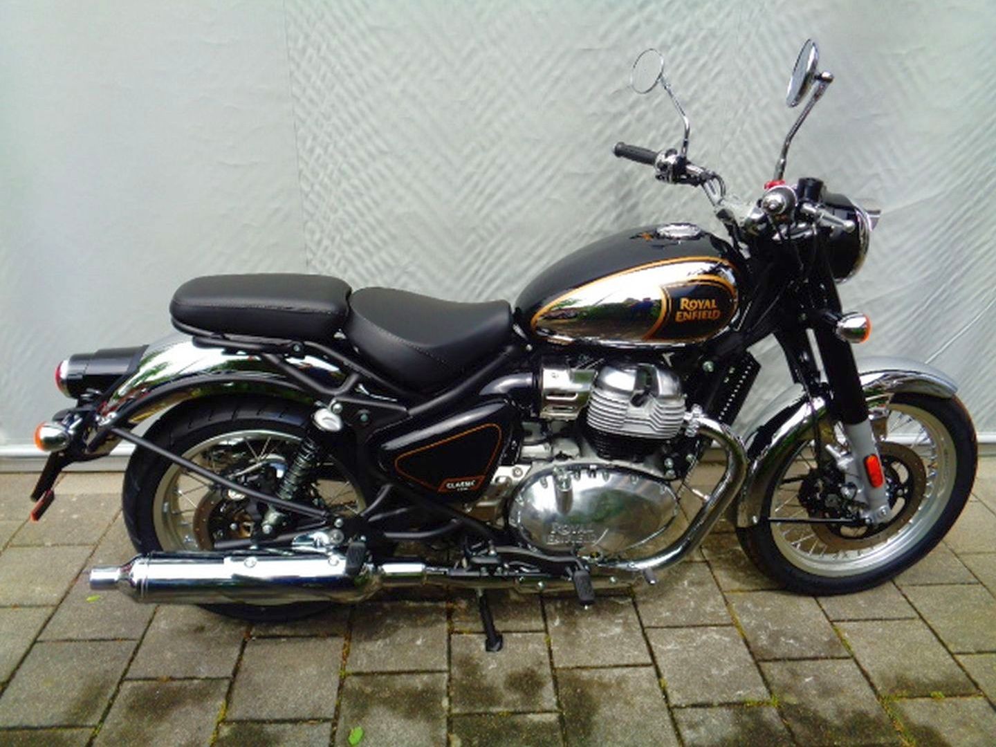 ROYAL ENFIELD CLASSIC 650-showroom-element-3