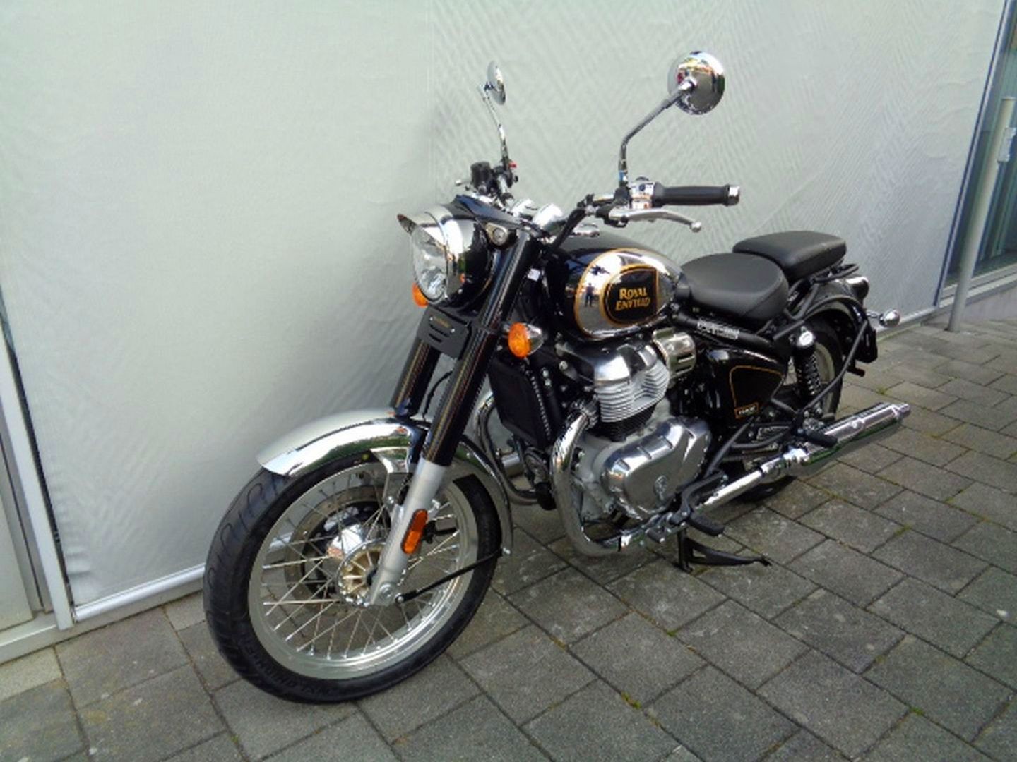 ROYAL ENFIELD CLASSIC 650-showroom-element-1