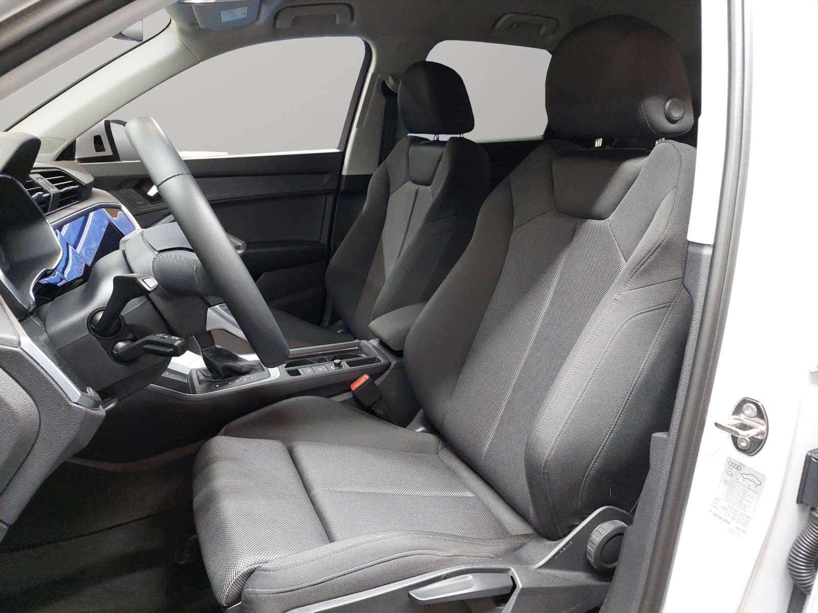 AUDI Q3 35 TDI S line quattro S-tronic-image-5