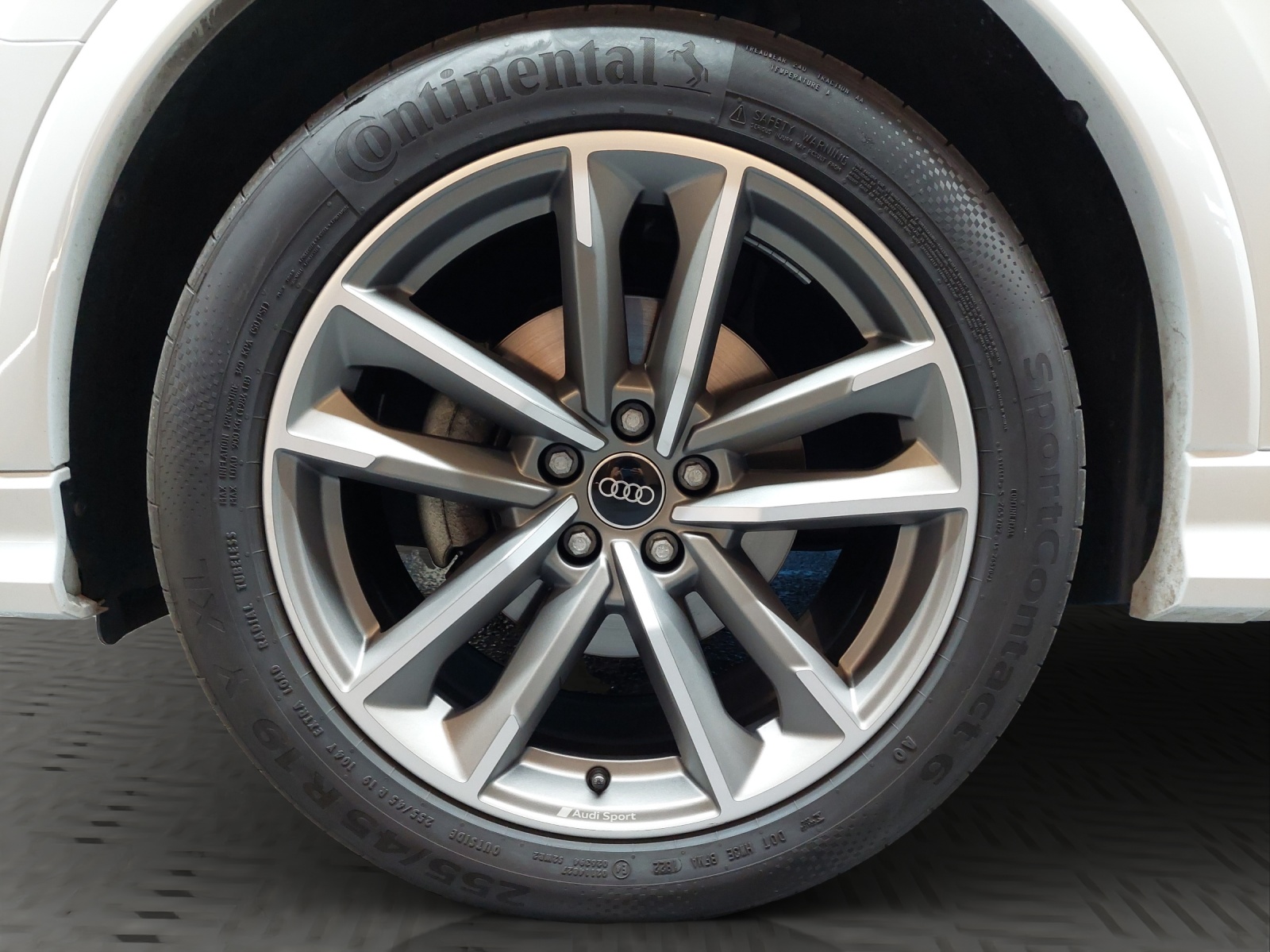 AUDI Q3 35 TDI S line quattro S-tronic-image-11