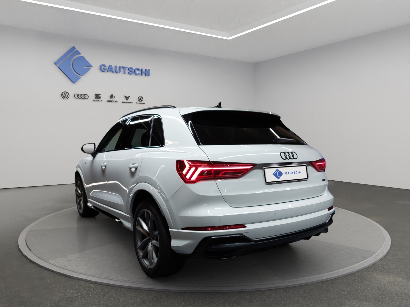 AUDI Q3 35 TDI S line quattro S-tronic-image-2