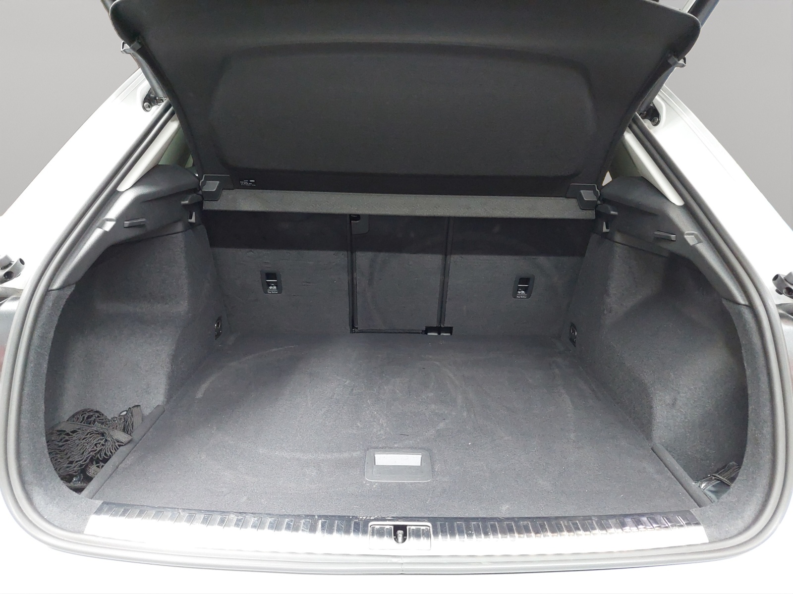 AUDI Q3 35 TDI S line quattro S-tronic-image-10