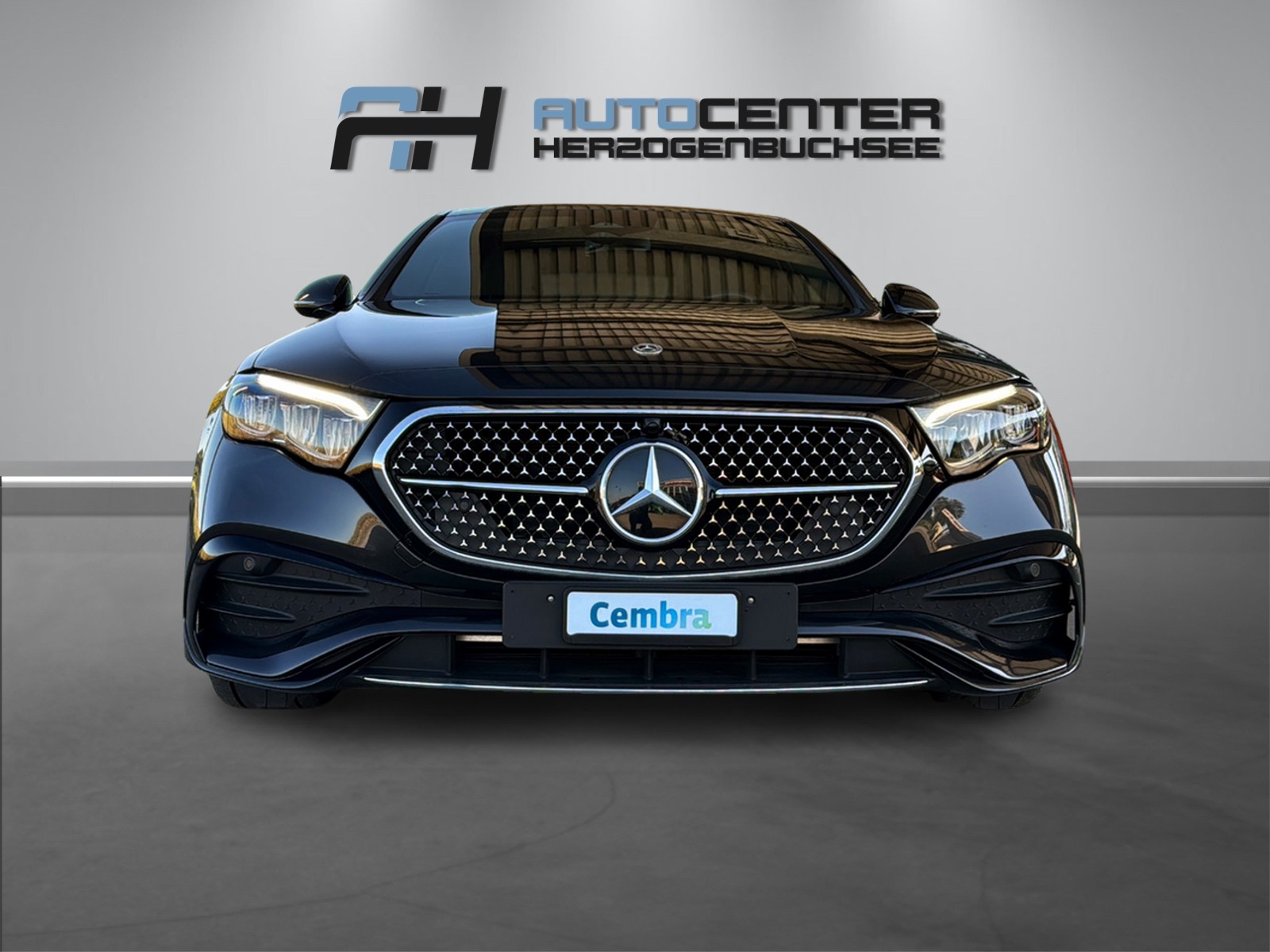 MERCEDES-BENZ E 220 d 4Matic 9G-Tronic-showroom-element-1