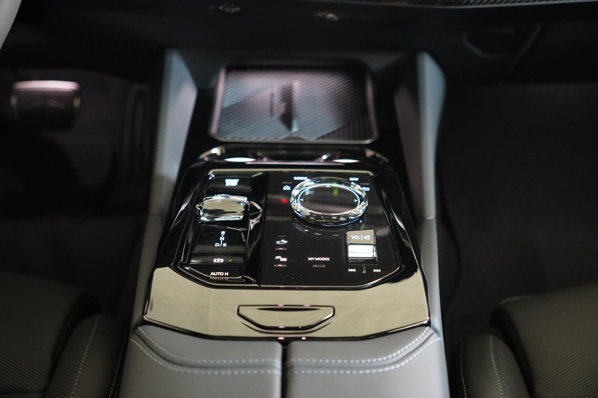 BMW 550e xDrive Touring M Sport Pro Steptronic-image-19