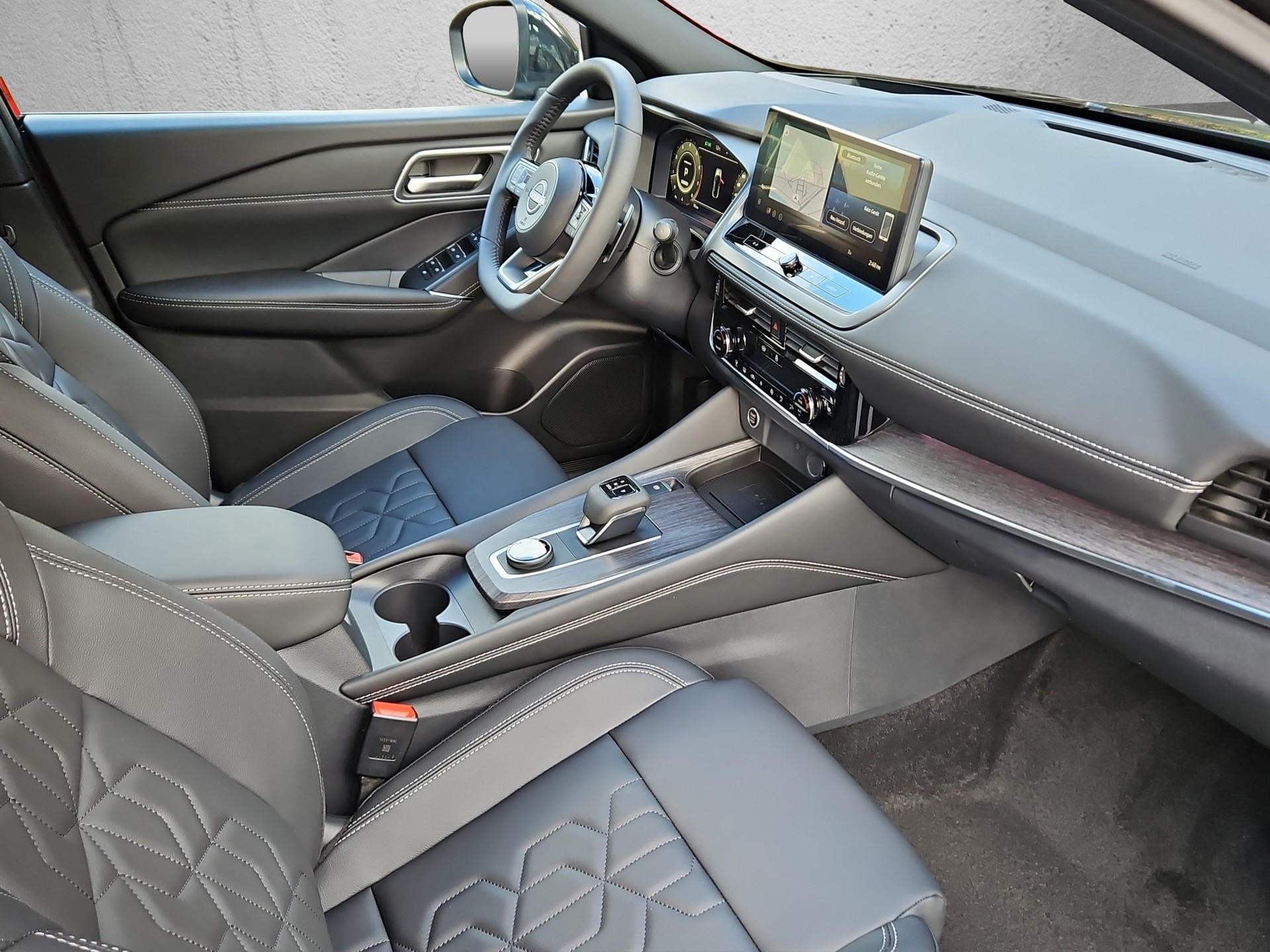 NISSAN Qashqai 1.3 MHEV Tekna 4x4 - Black Design-image-21
