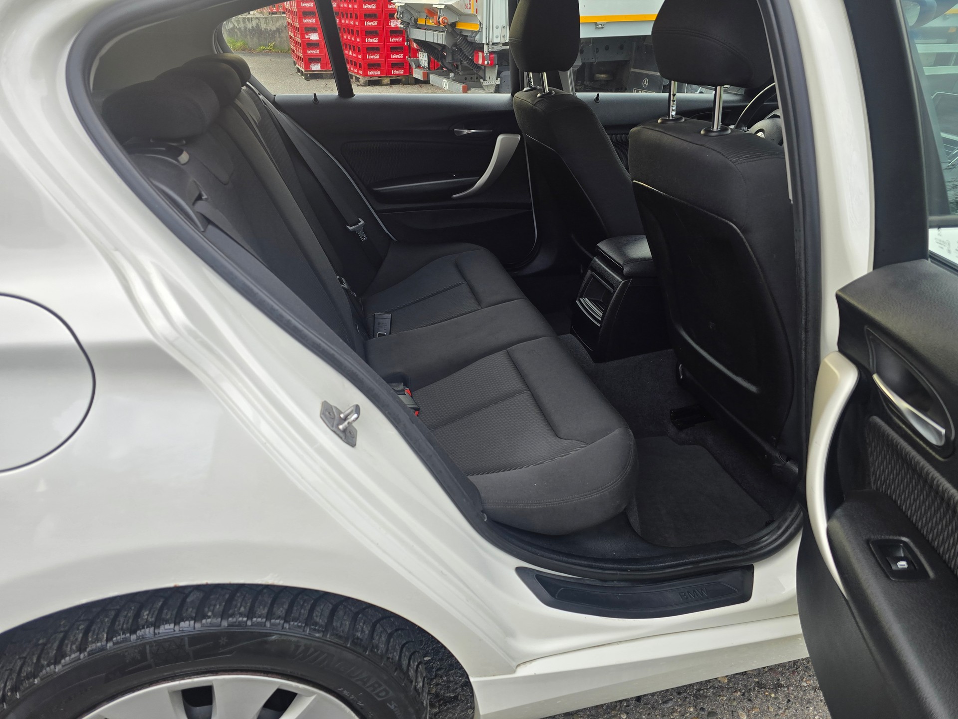 BMW 118i-image-10