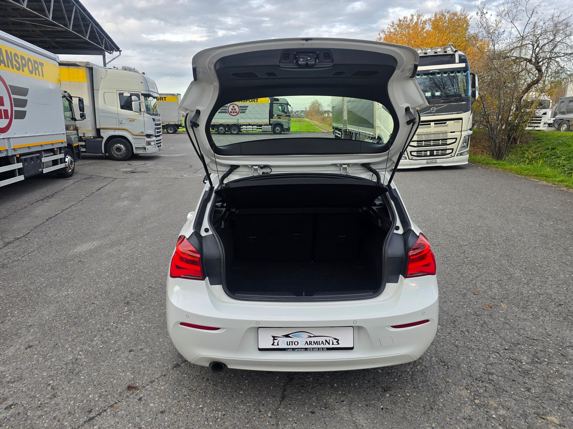 BMW 118i-image-6
