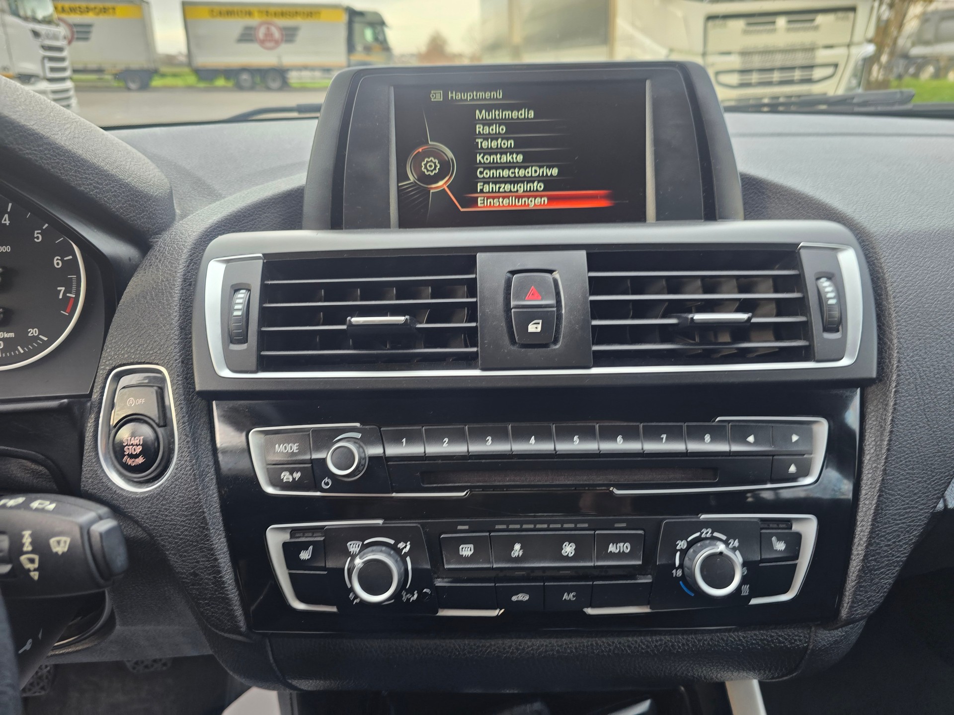 BMW 118i-image-23