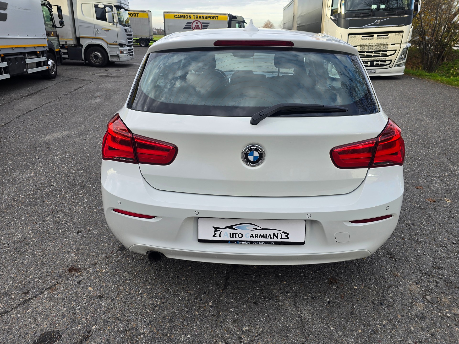 BMW 118i-image-3