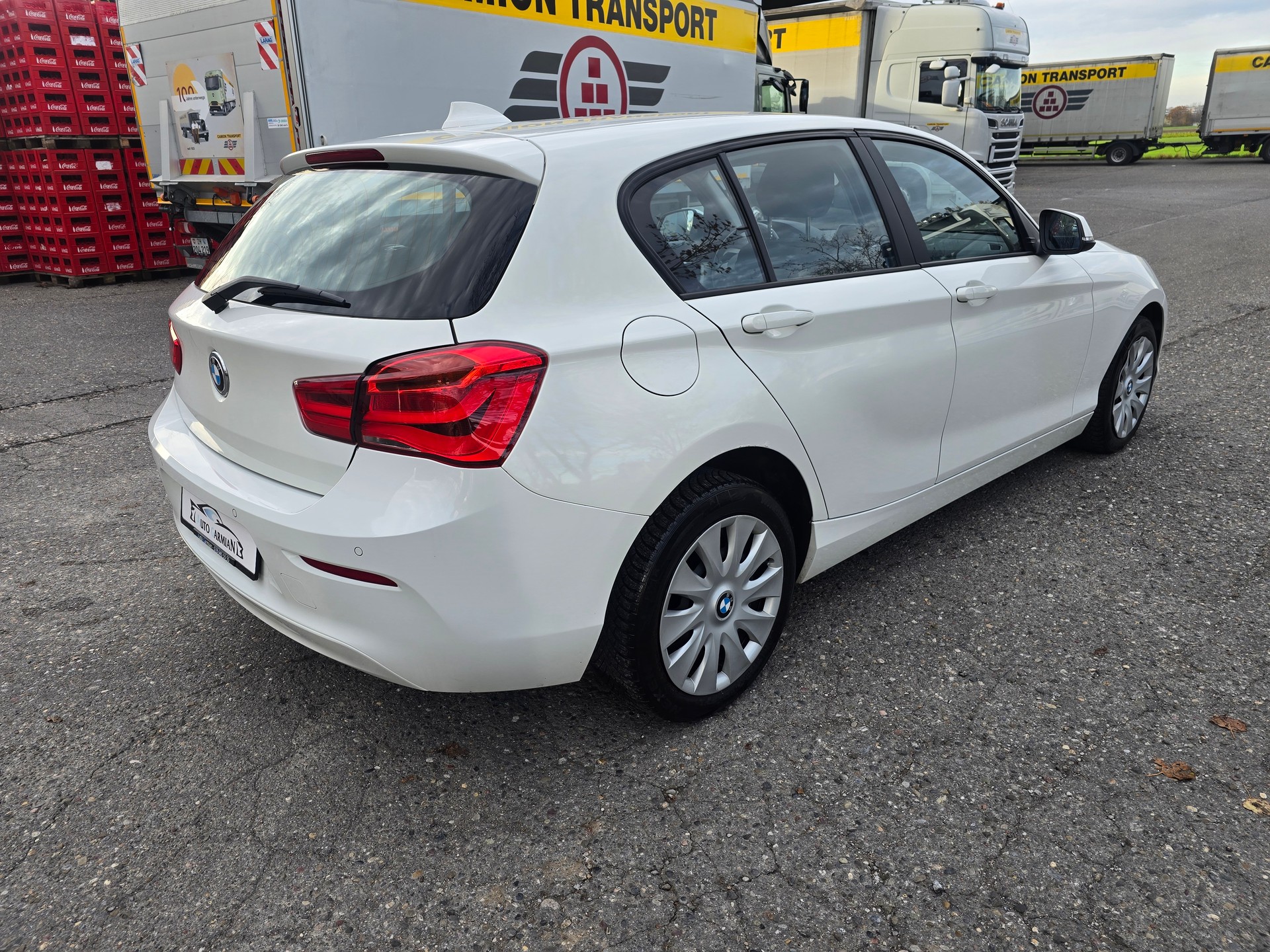 BMW 118i-image-4