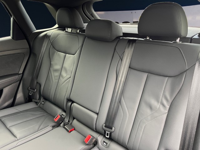AUDI Q3 SUV 110 kW TFSI S tronic-image-14