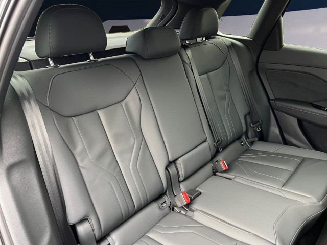 AUDI Q3 SUV 110 kW TFSI S tronic-image-16
