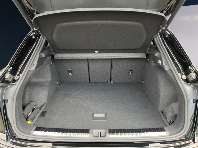 AUDI Q3 SUV 110 kW TFSI S tronic-image-17