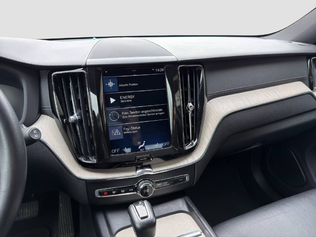 VOLVO XC60 2.0 D4 Inscription AWD-image-9