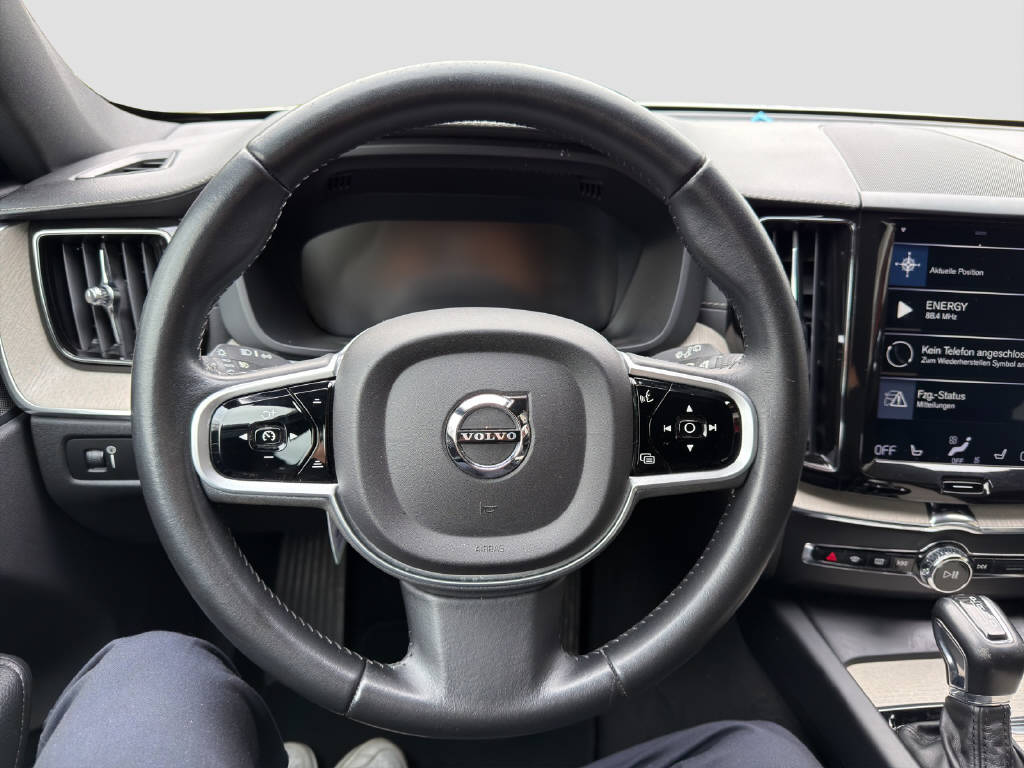 VOLVO XC60 2.0 D4 Inscription AWD-image-8
