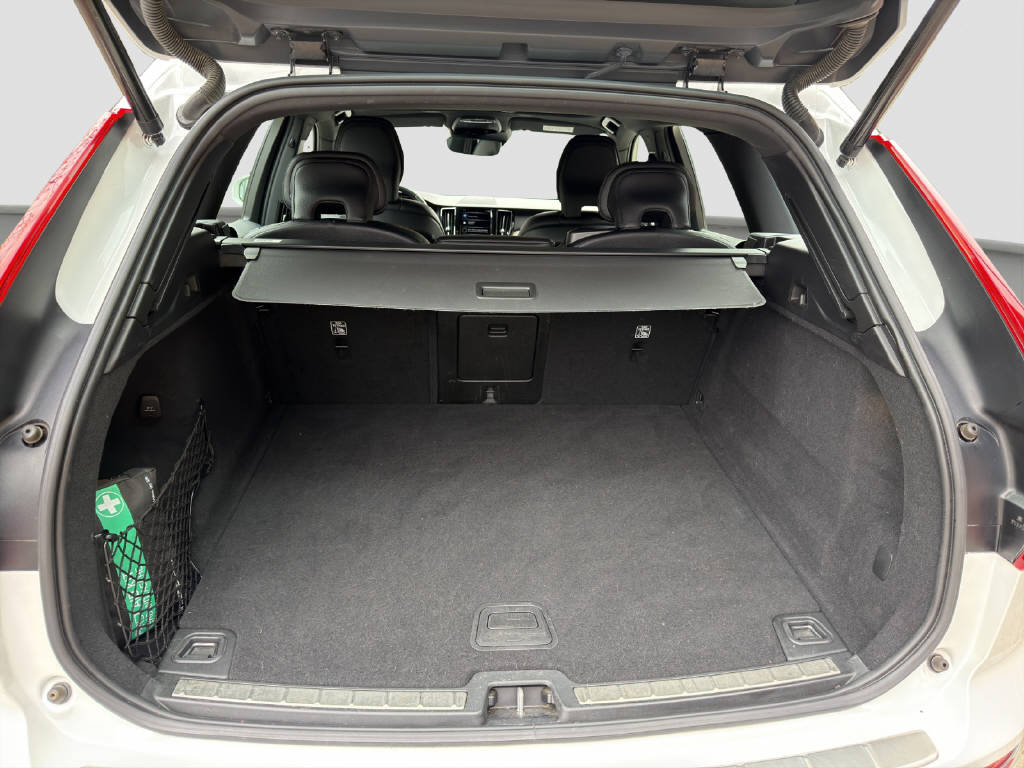 VOLVO XC60 2.0 D4 Inscription AWD-image-13