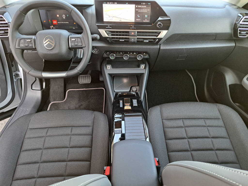 CITROEN C4 1.2 Hybrid 145cv Collection-image-11