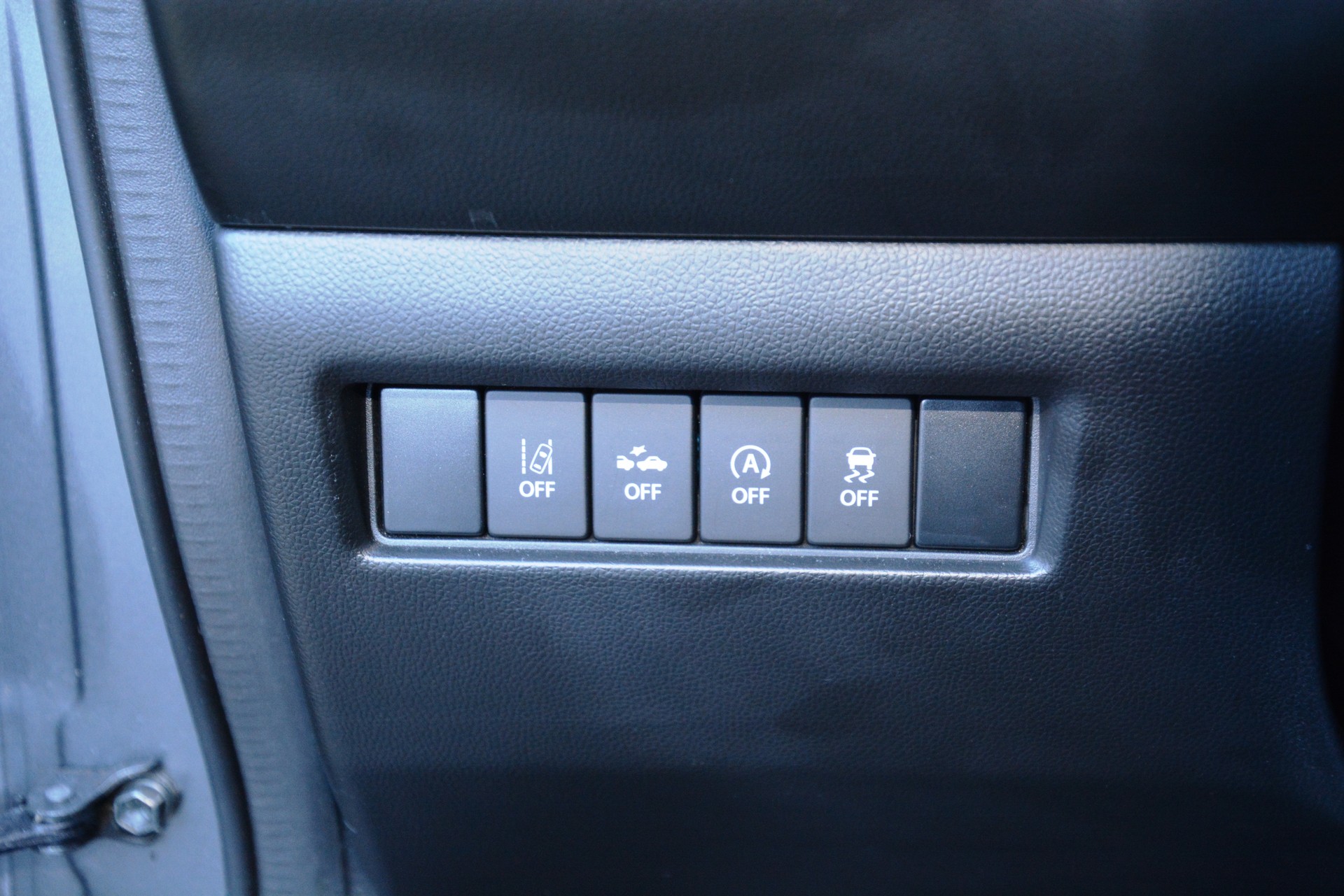 SUZUKI Swift 1.2i 16V SHVS Piz Sulai Top Hybrid Allgri4x4-image-13