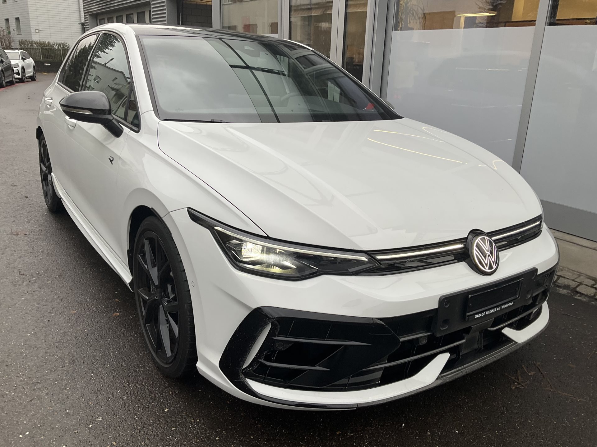 VW Golf R 2.0 TSI 333 PS 4Motion R Black Edition *** AKRAPOVIC ABGAS ***-image-2