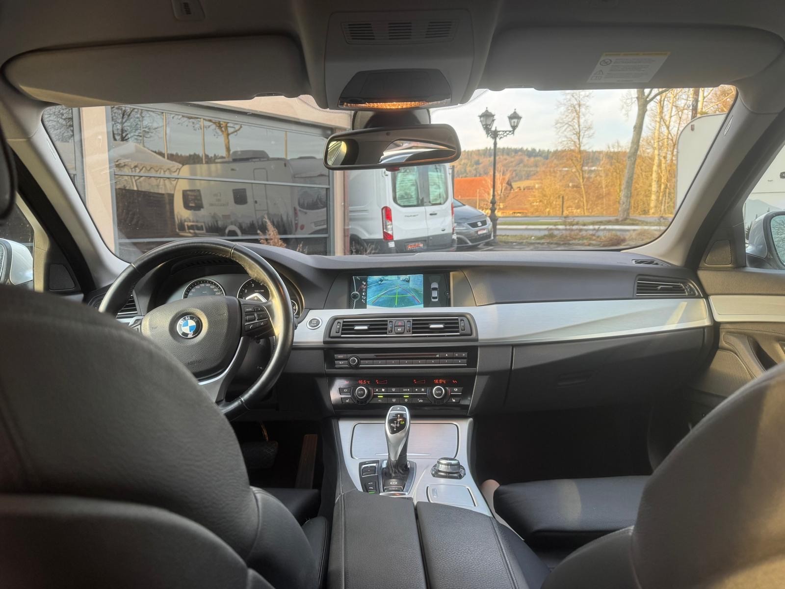 BMW 550i Steptronic-image-12