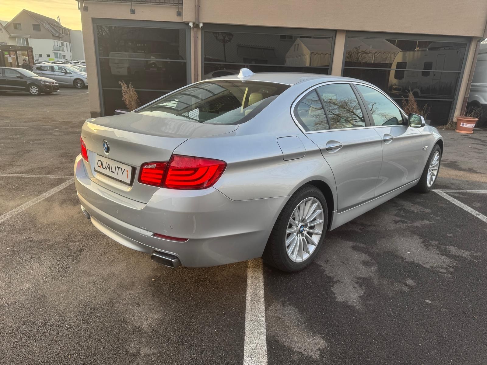 BMW 550i Steptronic-image-6