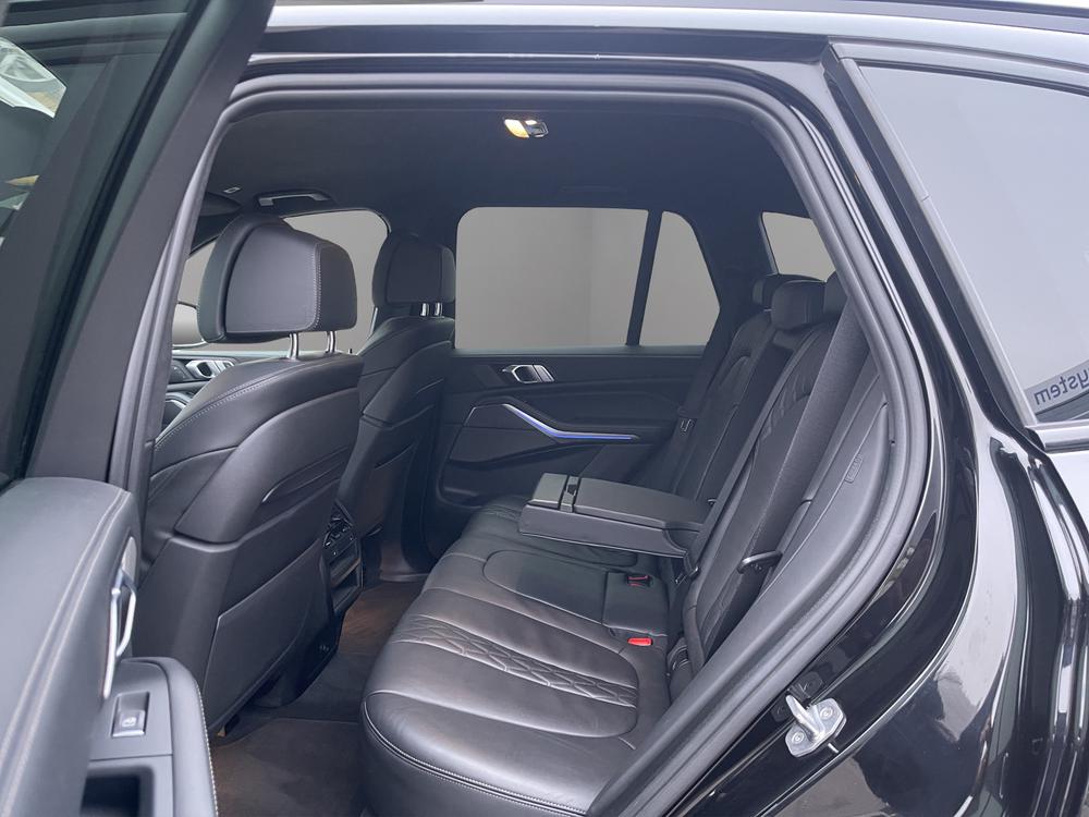 BMW X5 xDrive M50i Steptronic-image-6