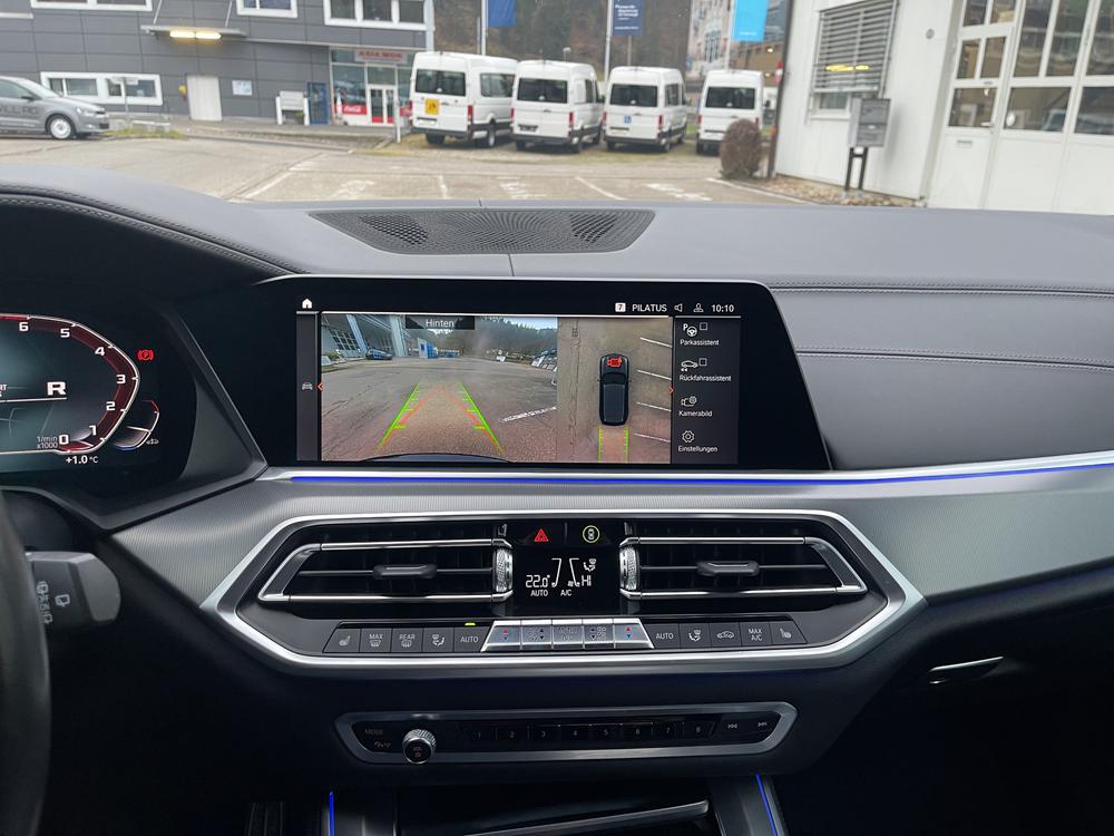 BMW X5 xDrive M50i Steptronic-image-9