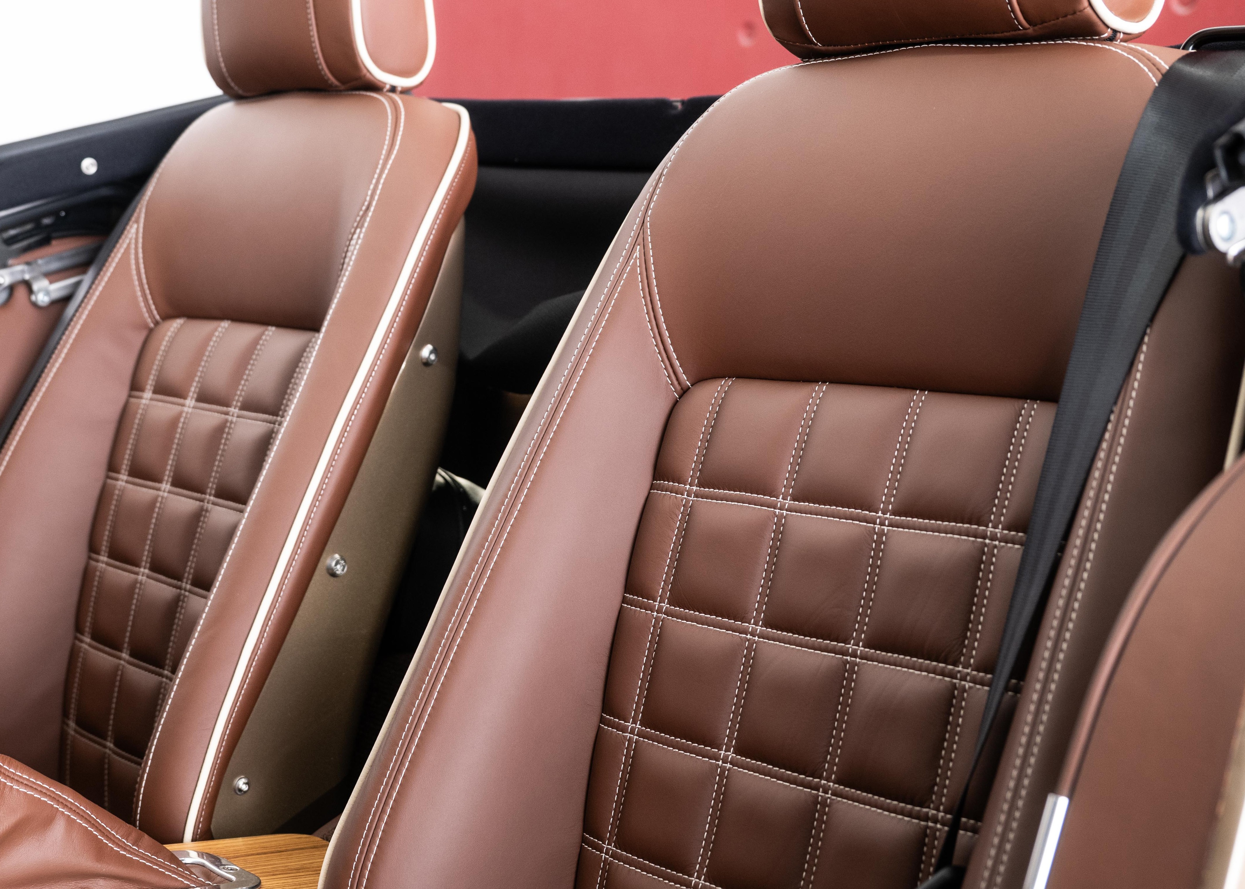 Image MORGAN PLUS-FOUR Plus Four 75th Anniversary (New Swiss car, World Limited Edition 1 of 75, Aston Martin Selenite Bronze metallic paint)