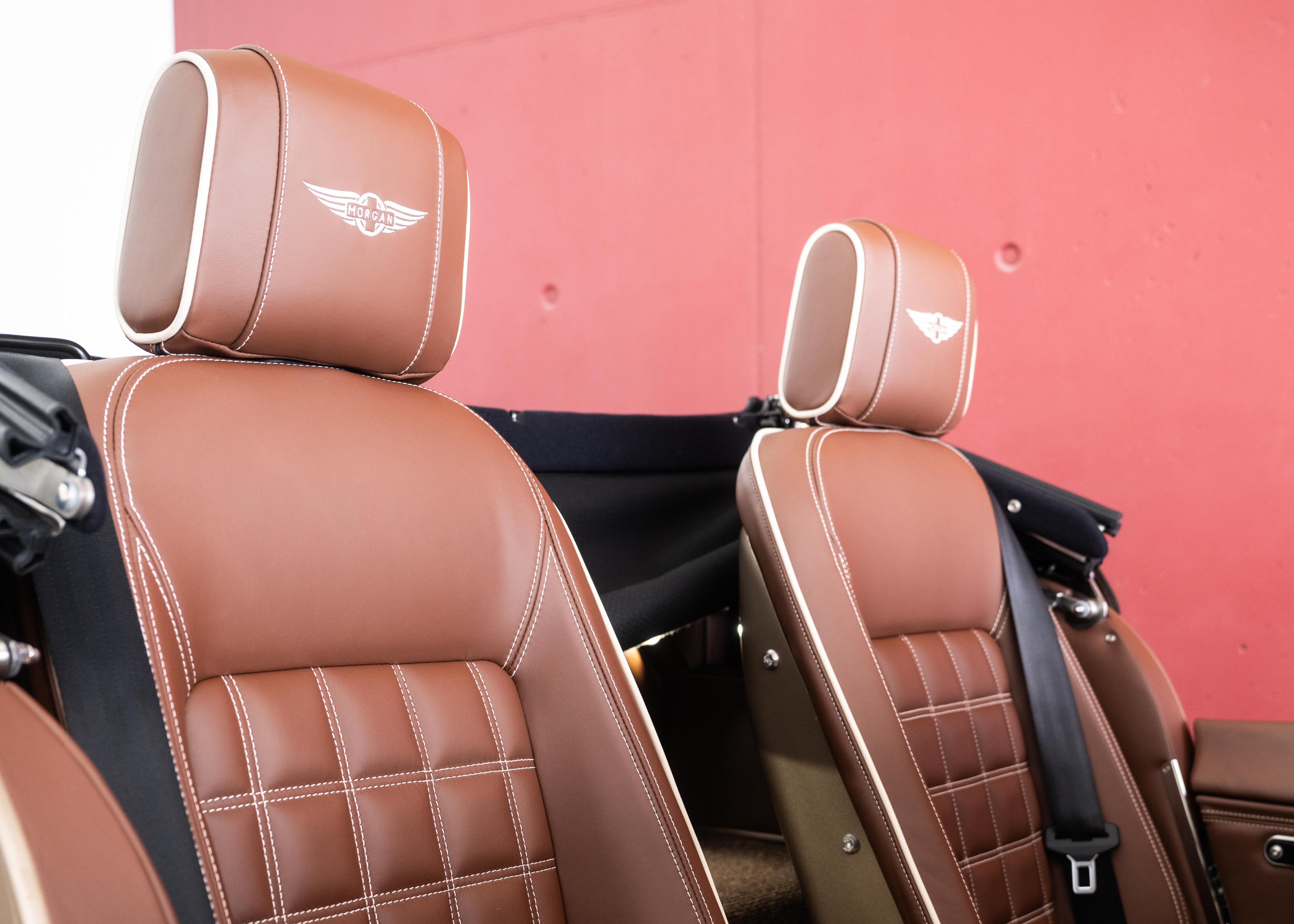 Image MORGAN PLUS-FOUR Plus Four 75th Anniversary (New Swiss car, World Limited Edition 1 of 75, Aston Martin Selenite Bronze metallic paint)