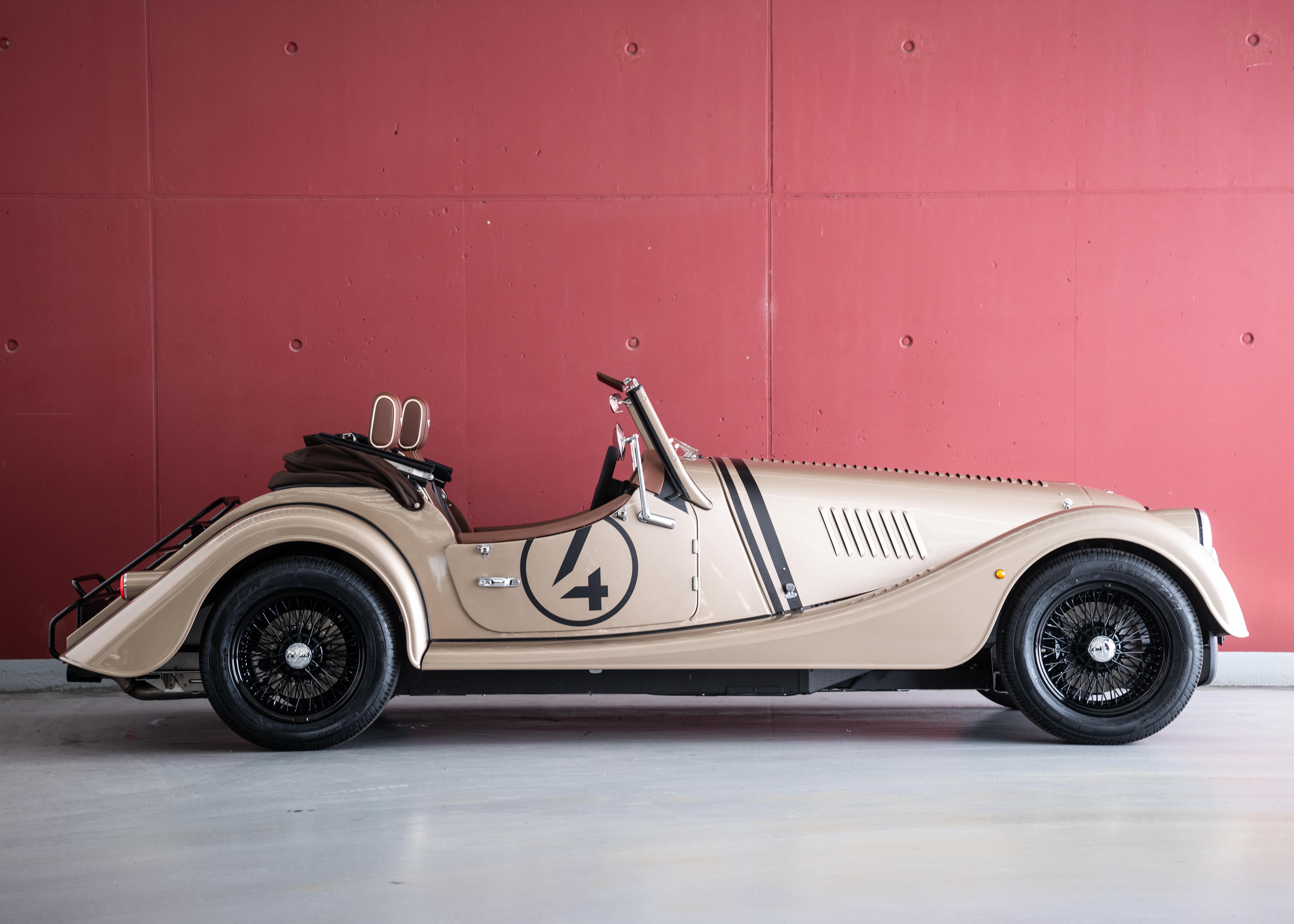 Image MORGAN PLUS-FOUR Plus Four 75th Anniversary (New Swiss car, World Limited Edition 1 of 75, Aston Martin Selenite Bronze metallic paint)