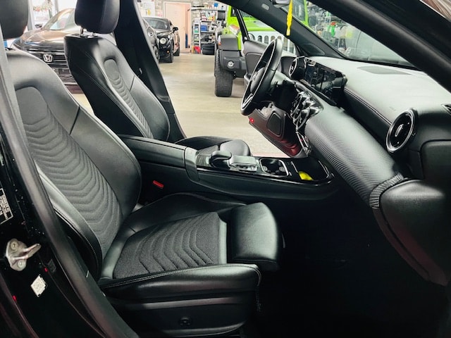 MERCEDES-BENZ A 250 4Matic Style 7G-DCT-image-9