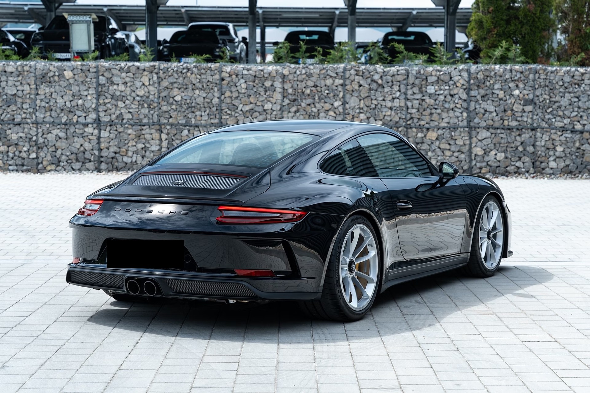 PORSCHE 911 GT3 Touring-image-1