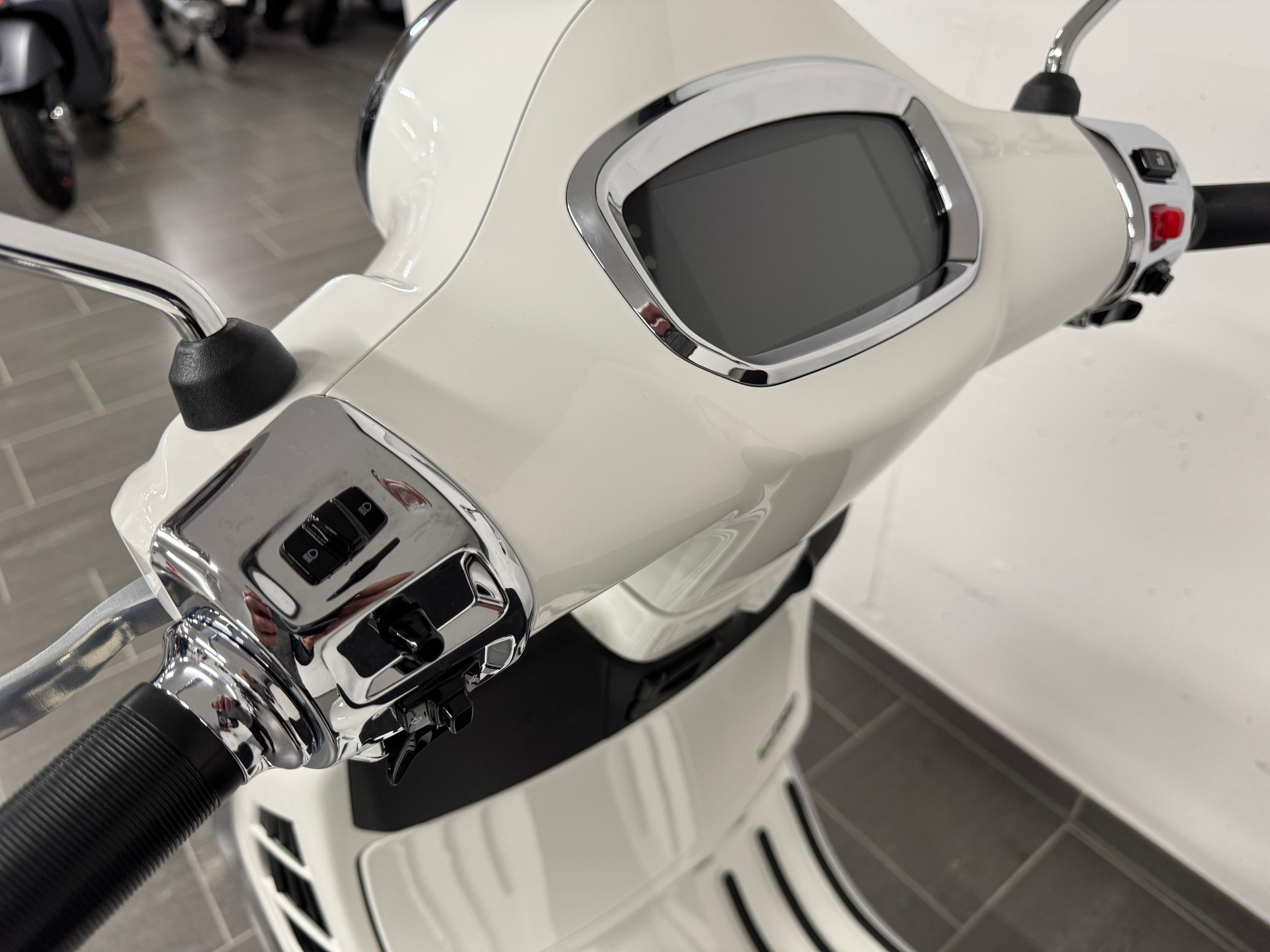 PIAGGIO GTS 310 Super Tech E5+-image-8