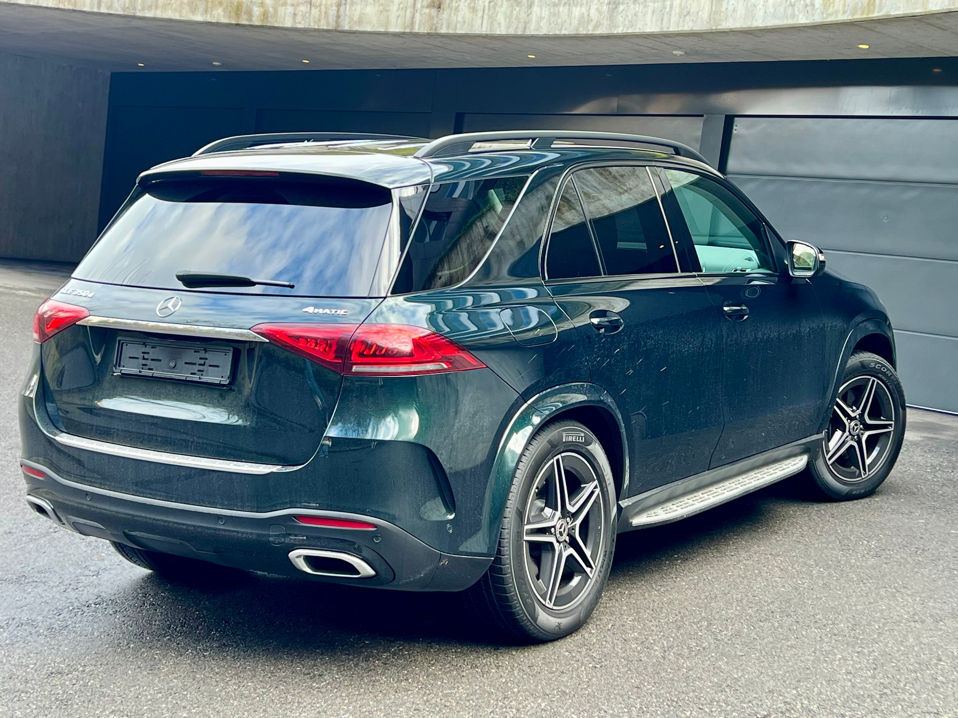 MERCEDES-BENZ GLE 350 d 4Matic AMG Line 9G-Tronic-image-2