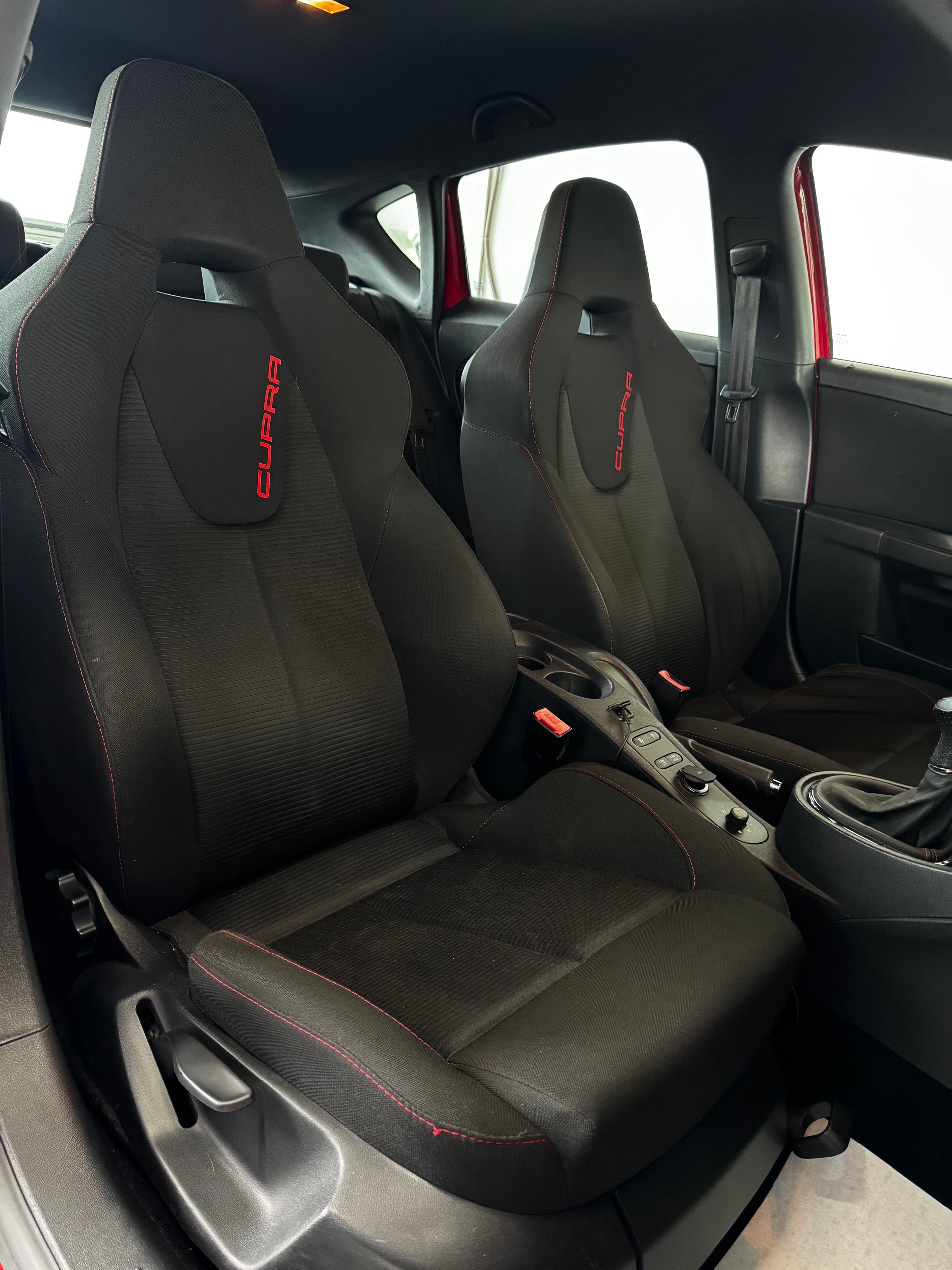 SEAT Leon 2.0 TSI Cupra-image-18